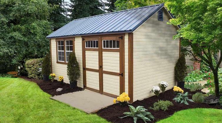 Garden Shed w/ Zook Cream dutchlap siding